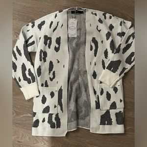 Leopard cardigan - gray and white - never worn size S